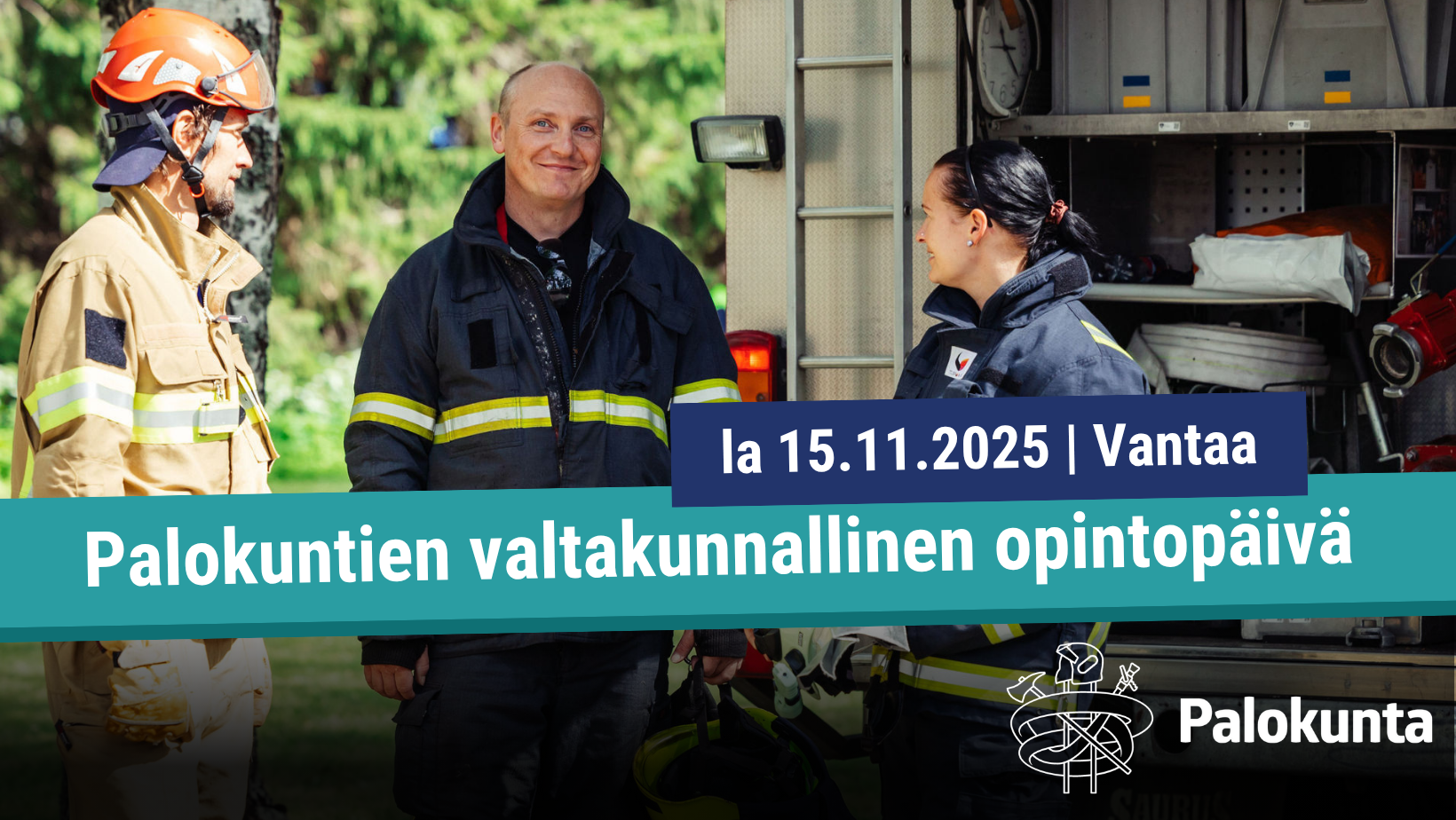 Palokuntalaisia paloauton edessä